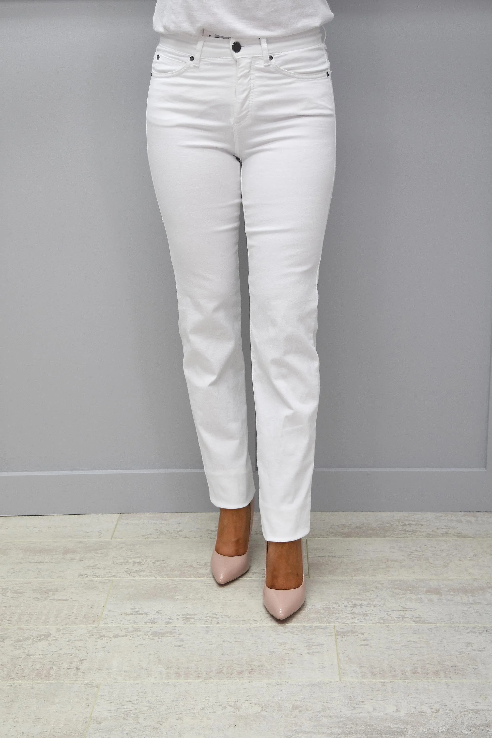 CRO Magic Fit Straight Jeans, White - 5525 525 100