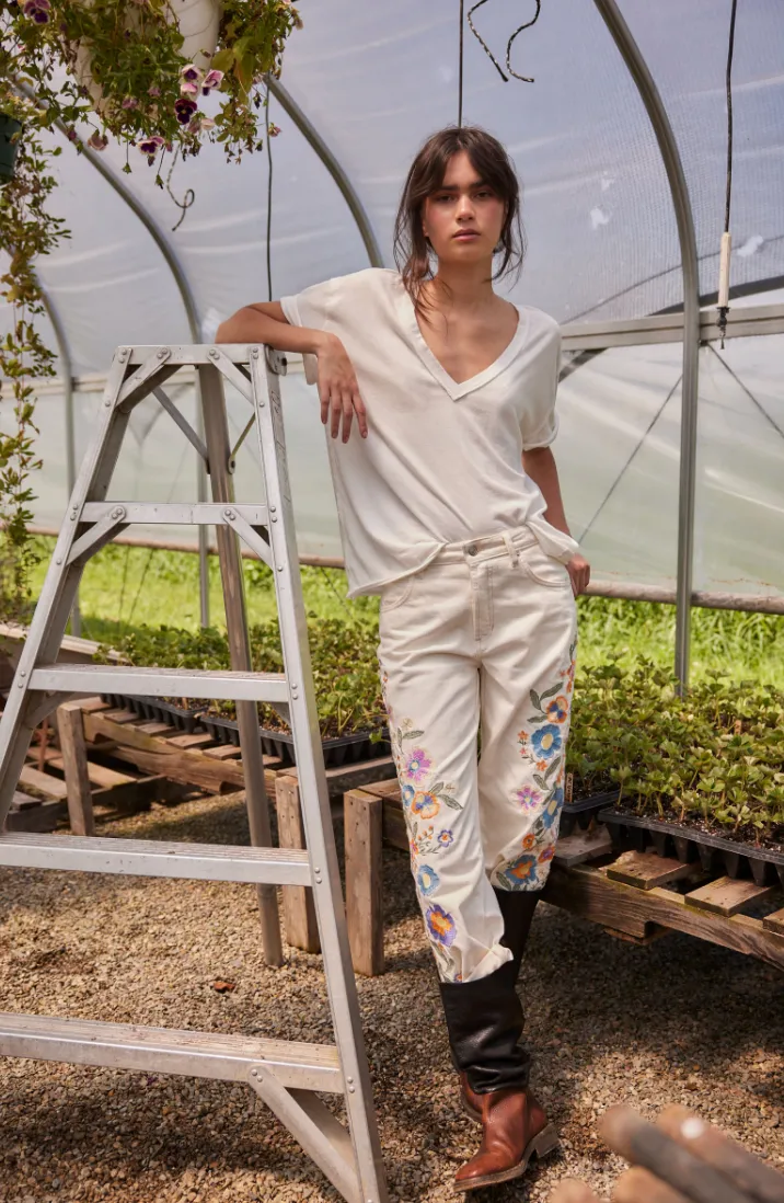 FREE PEOPLE WILLOW FLORAL EMBROIDERED JEANS IN ECRU