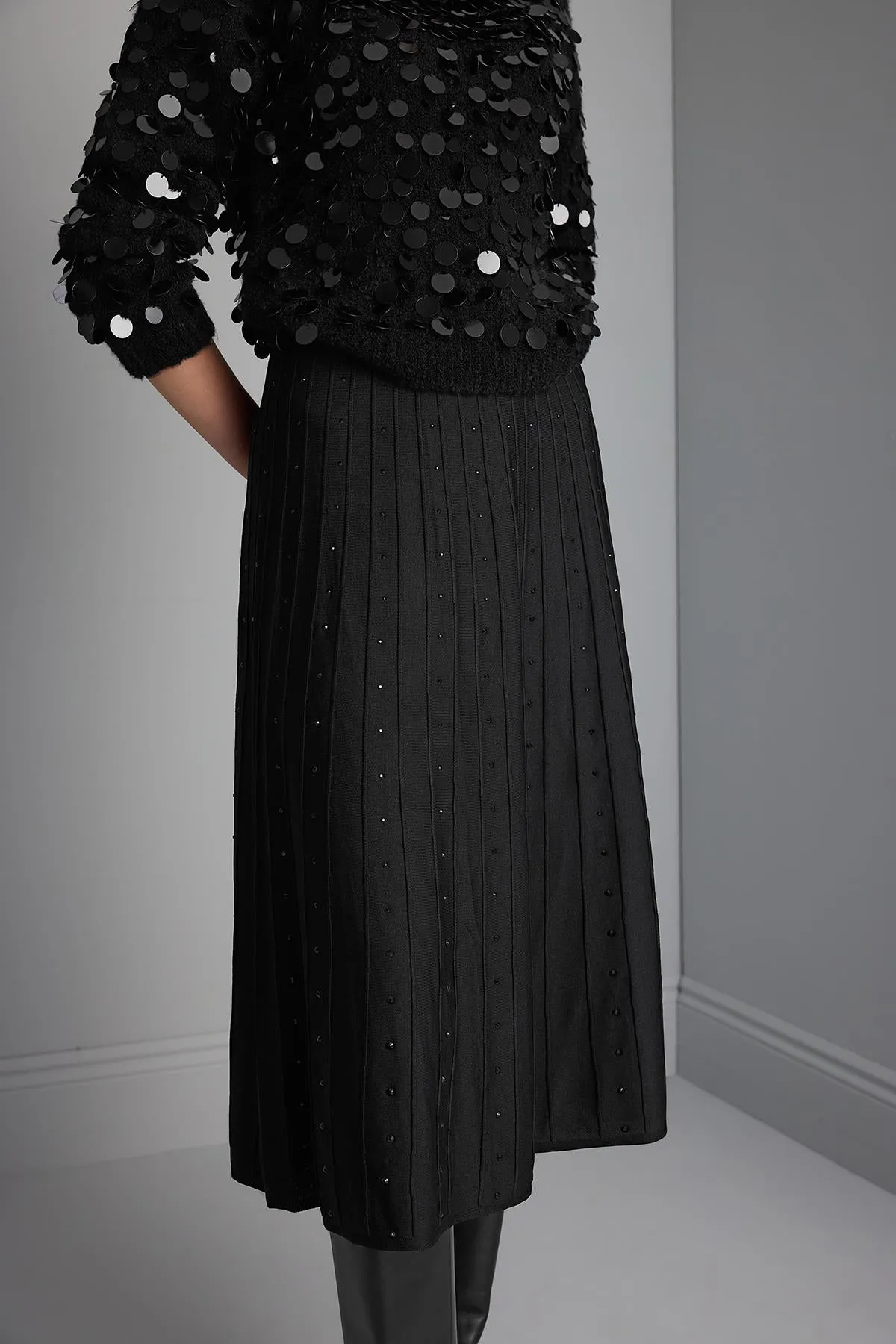 Lithography Print Flared Black Midi Knitwear Skirt